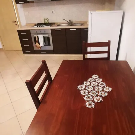 Pine Appartement Golem (Tirana)