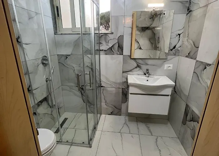 Daire Pine Golem (Tirana)